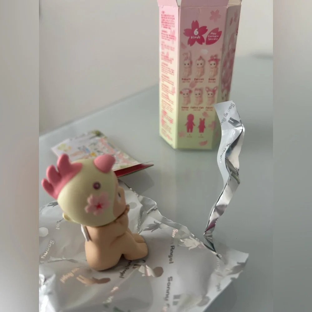 Viral Sonny Angel Cherry Blossom Series Parrot Figure - Picture 6 of 6